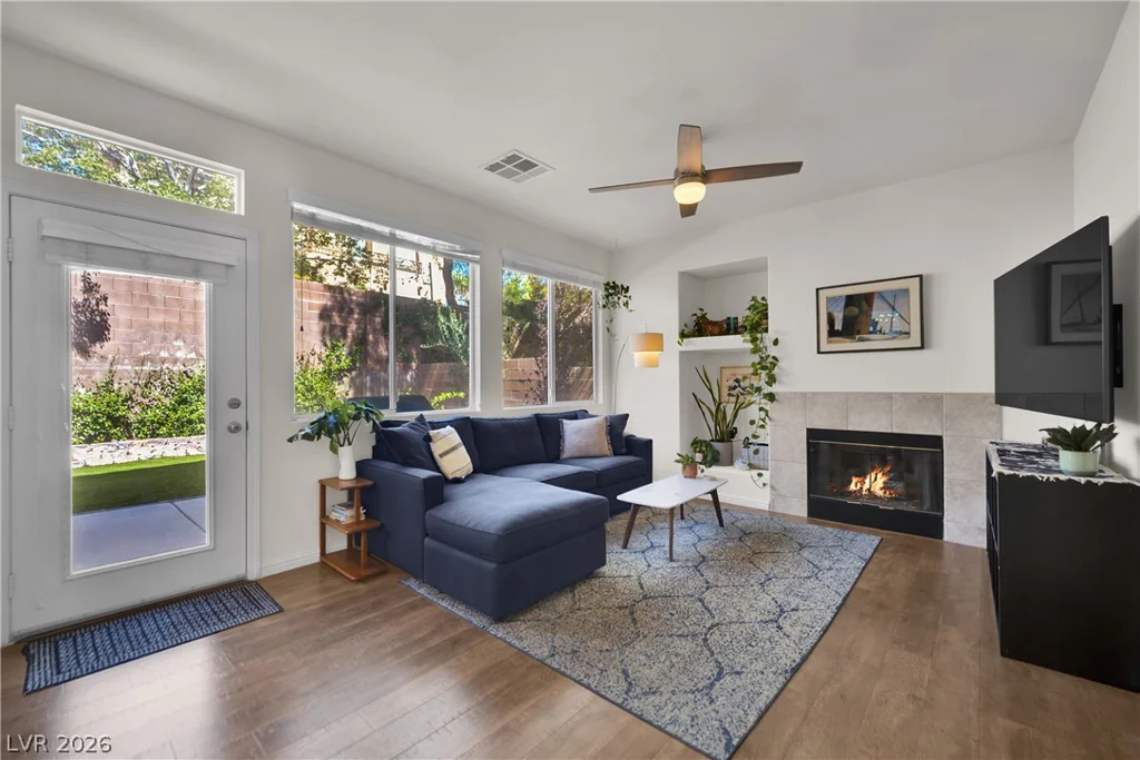 1813 Drifters Peak, Las Vegas, NV 89144