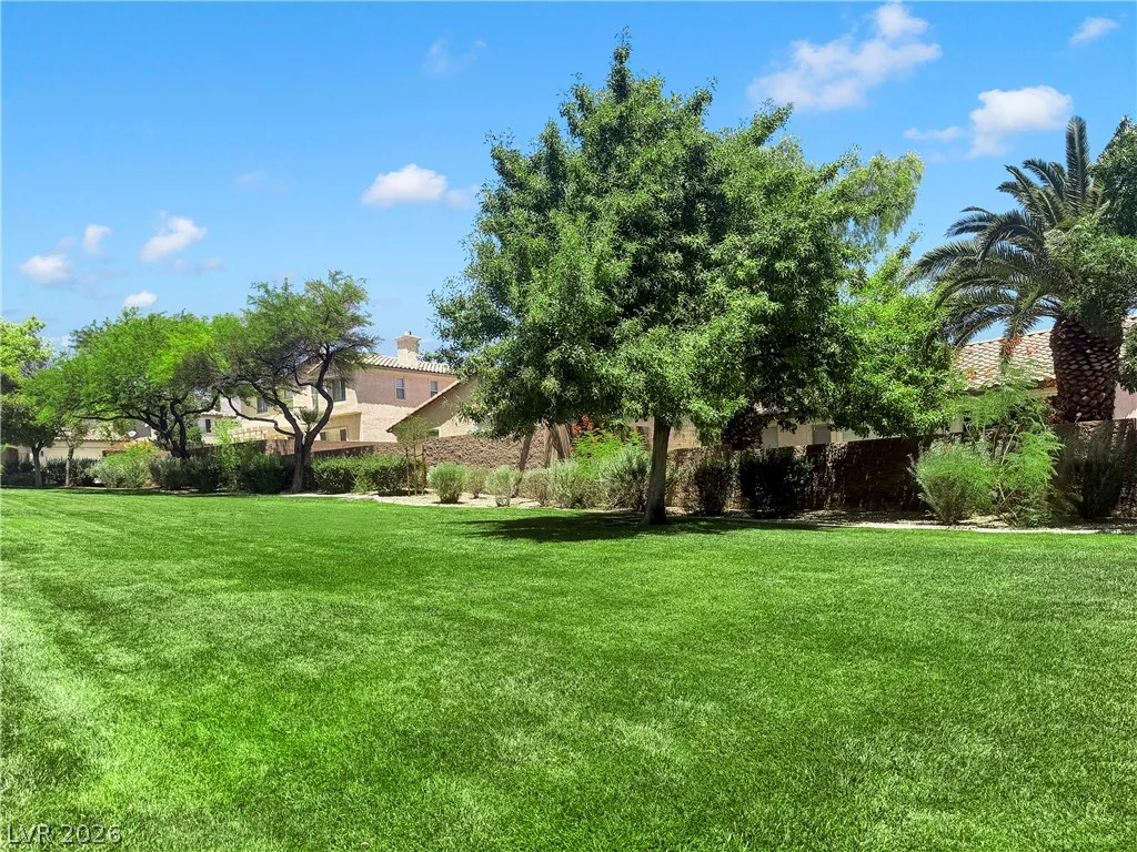 1813 Drifters Peak, Las Vegas, NV 89144