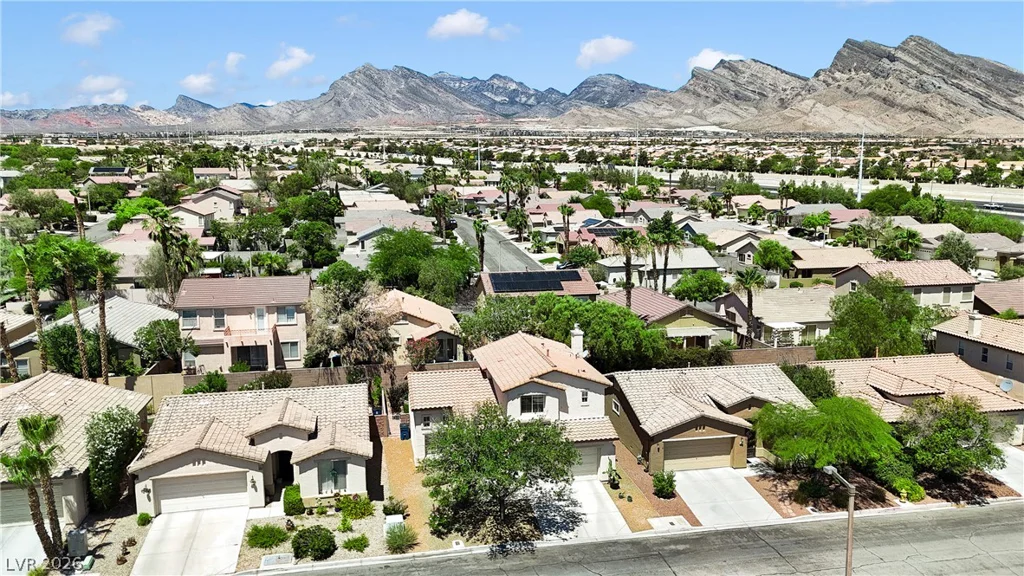 1813 Drifters Peak, Las Vegas, NV 89144