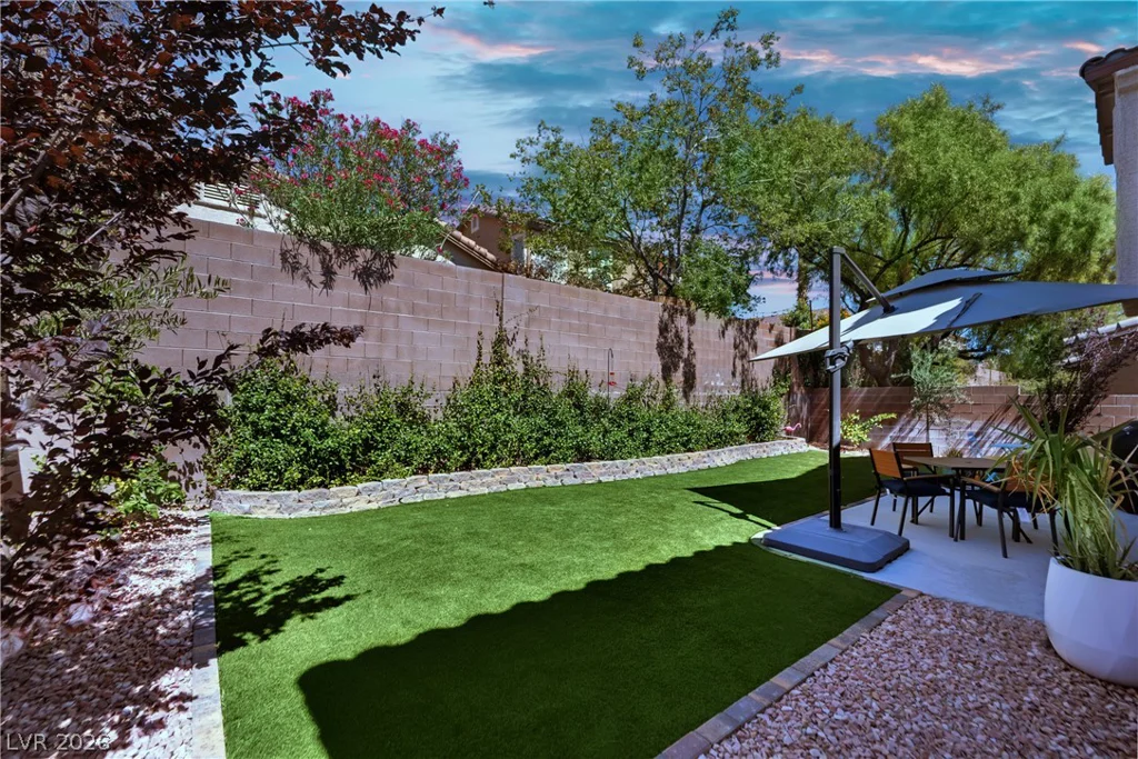 1813 Drifters Peak, Las Vegas, NV 89144