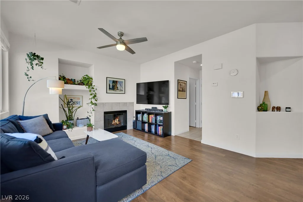 1813 Drifters Peak, Las Vegas, NV 89144