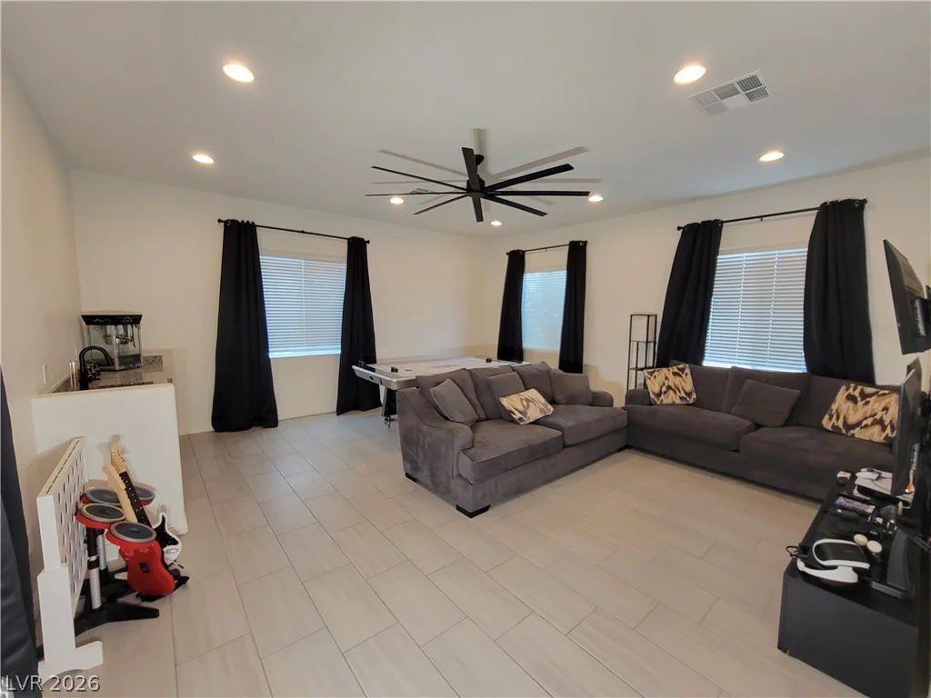 8740 Pioneer, Las Vegas, NV 89113