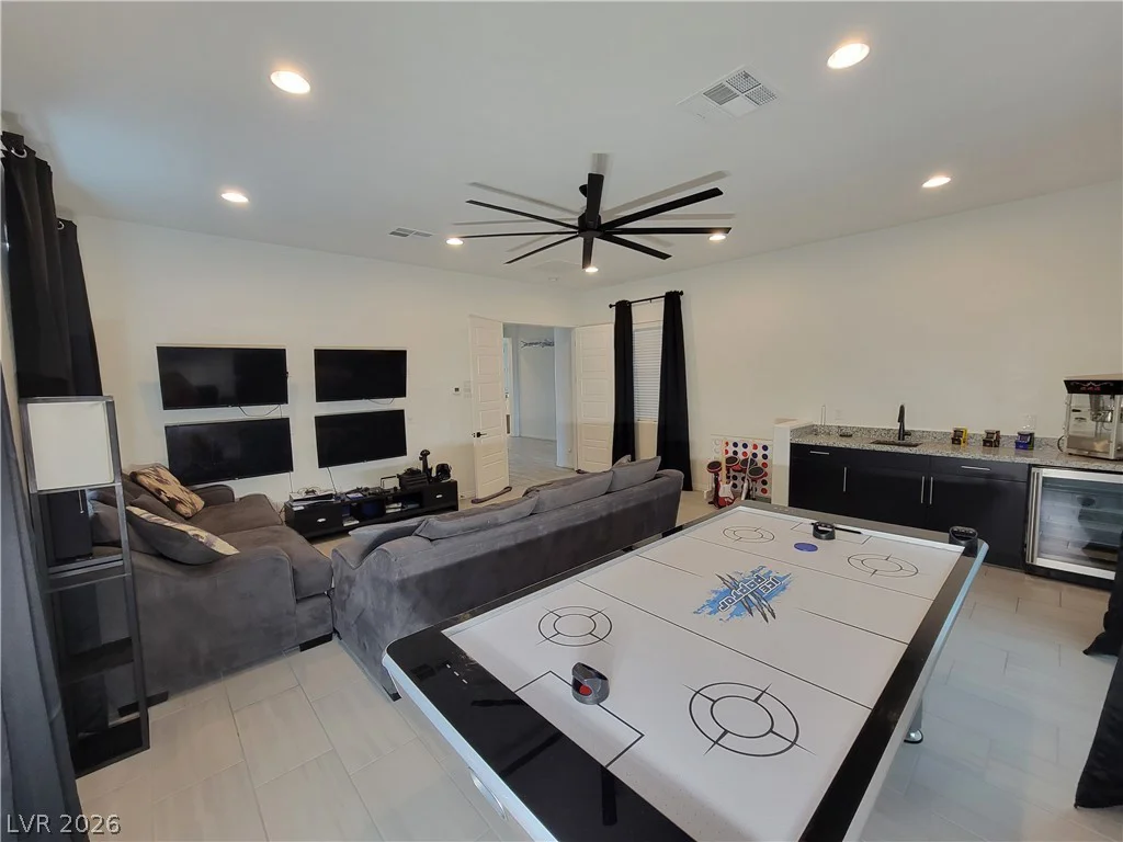 8740 Pioneer, Las Vegas, NV 89113
