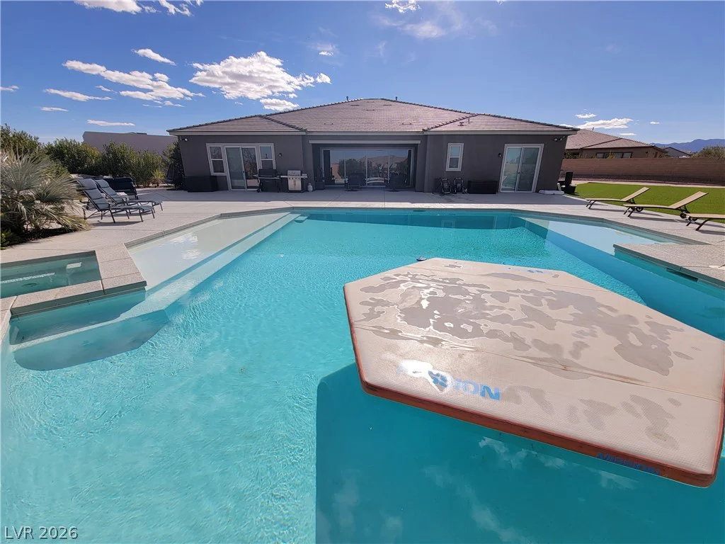 8740 Pioneer, Las Vegas, NV 89113