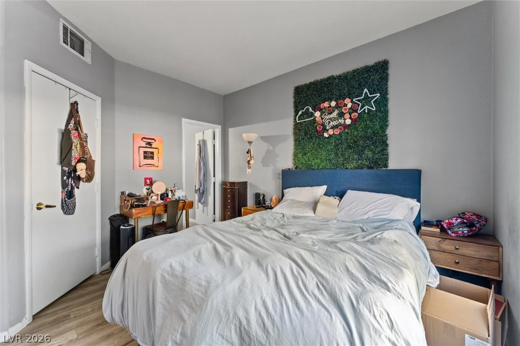2041 Hussium Hills, Las Vegas, NV 89108