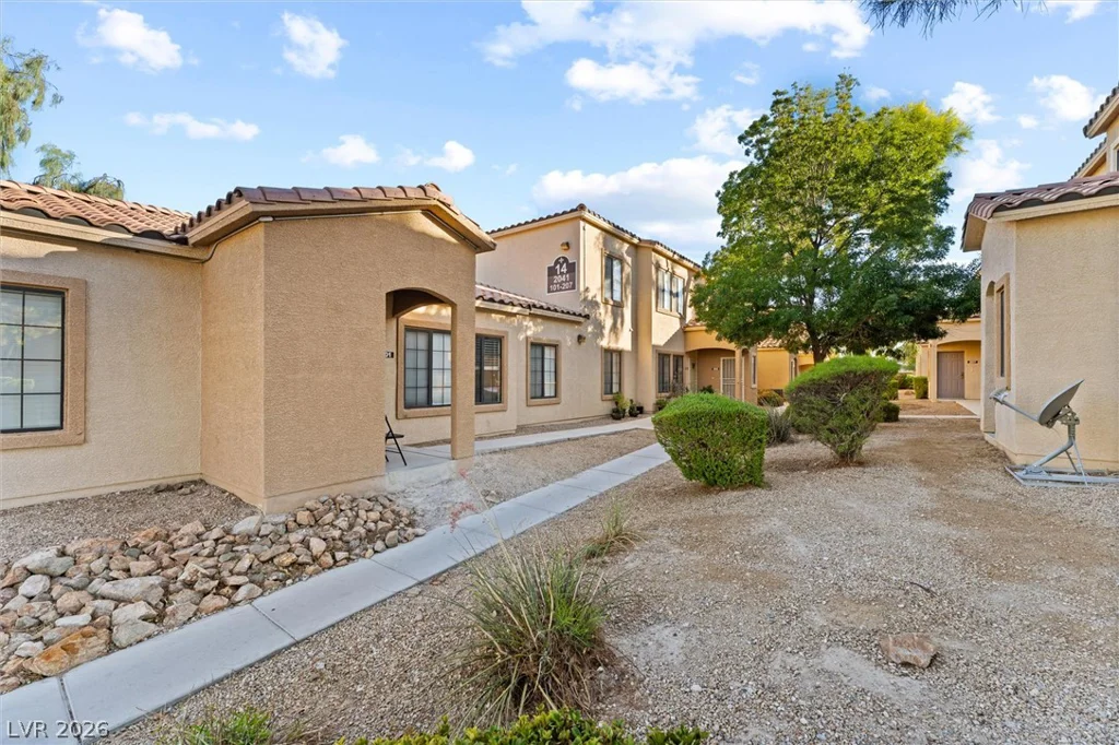 2041 Hussium Hills, Las Vegas, NV 89108
