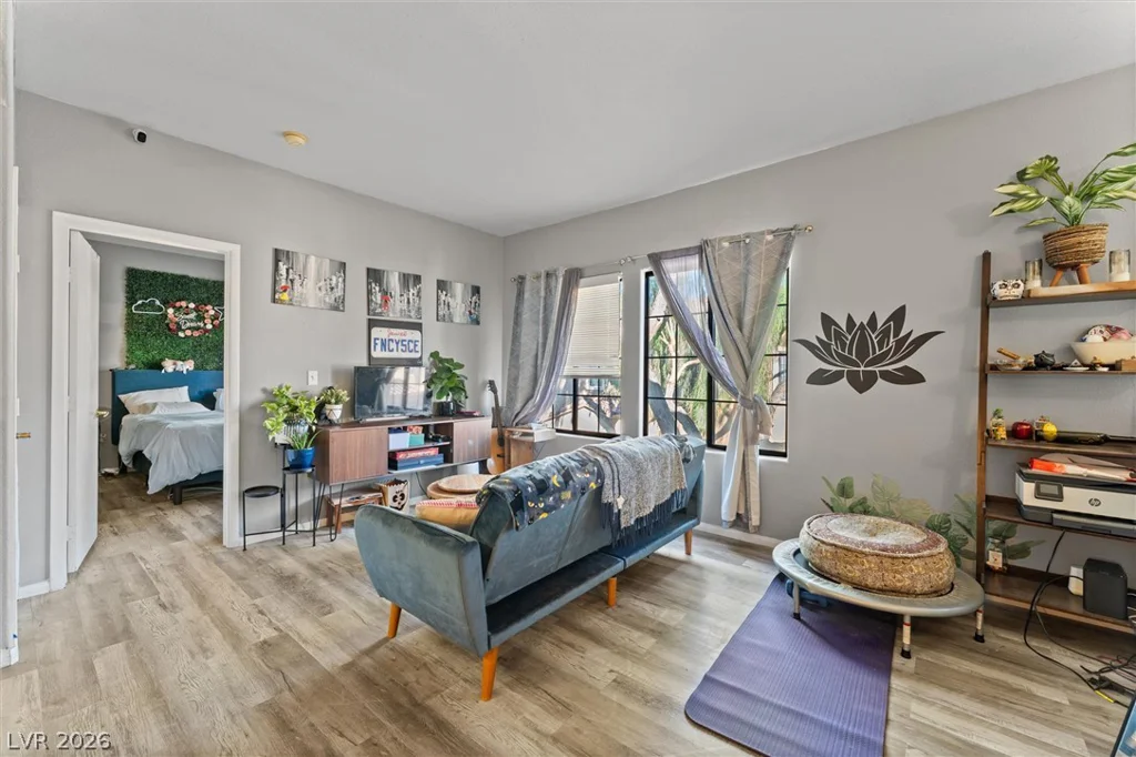 2041 Hussium Hills, Las Vegas, NV 89108