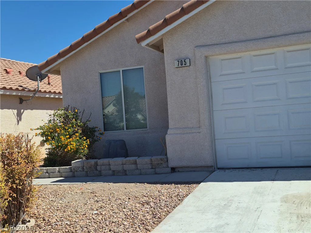 705 Alecandro Daniel, North Las Vegas, NV 89031