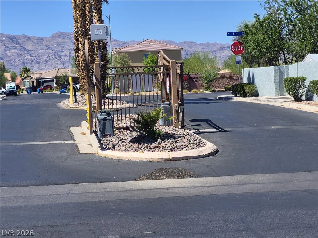 705 Alecandro Daniel, North Las Vegas, NV 89031