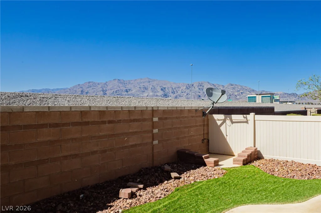 6752 Lookout Lodge, North Las Vegas, NV 89084
