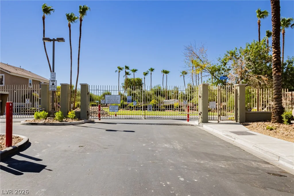 6752 Lookout Lodge, North Las Vegas, NV 89084