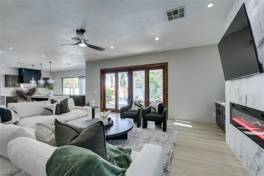 2200 Paseo, Las Vegas, NV 89117