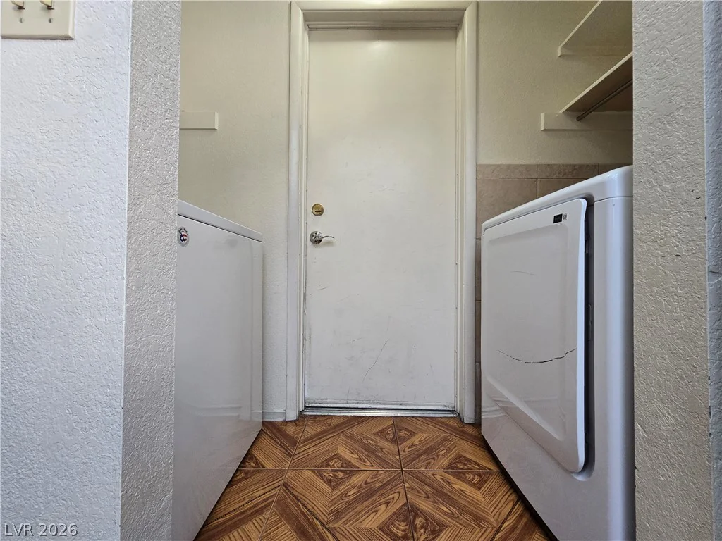 104 Lucy Thompson, Las Vegas, NV 89107