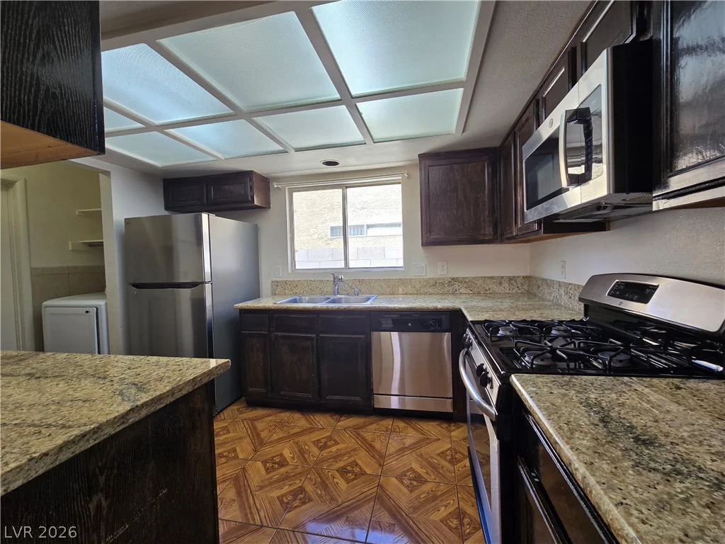 104 Lucy Thompson, Las Vegas, NV 89107