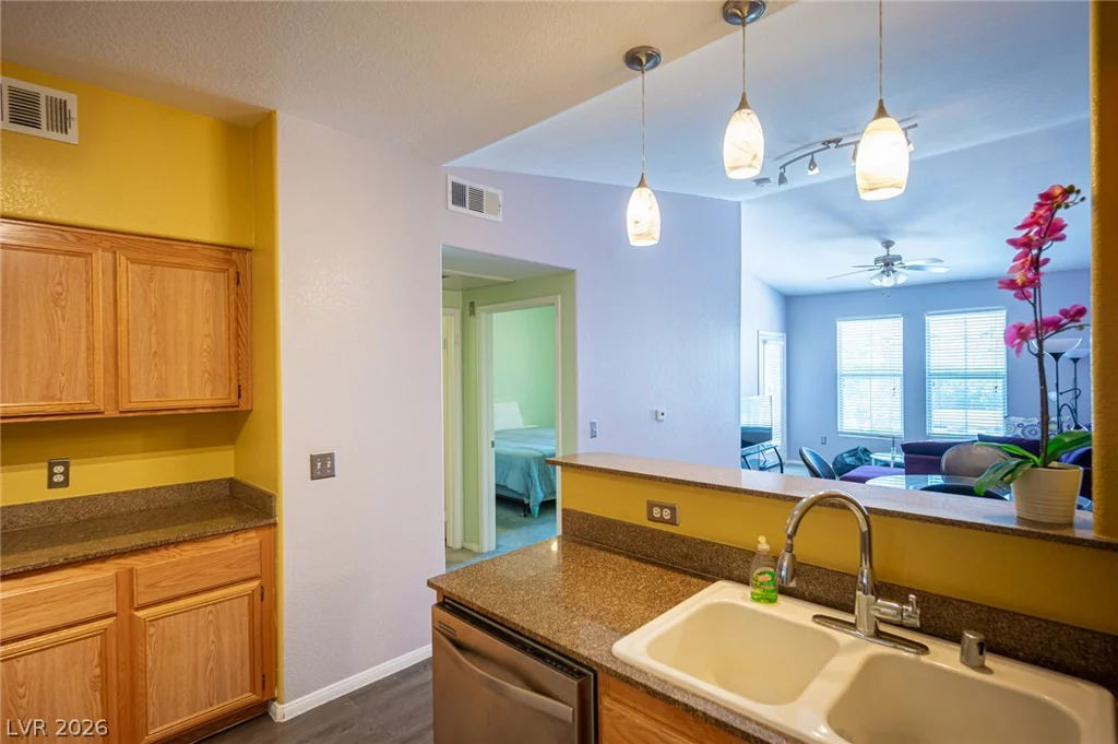 10550 Alexander, Las Vegas, NV 89129
