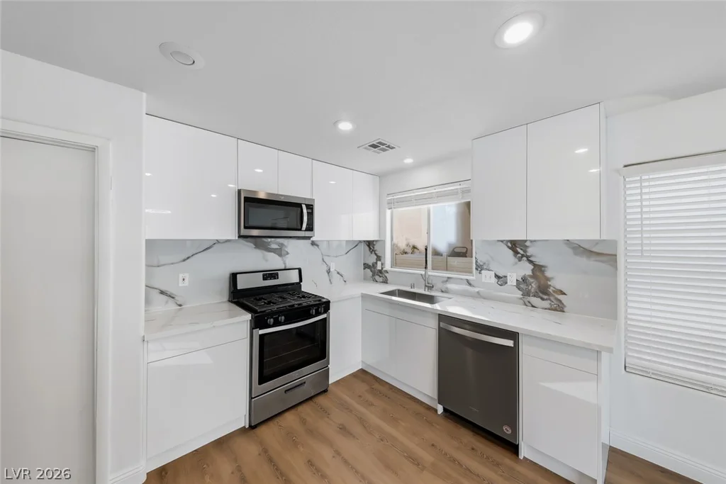 8608 Hidden Pines, Las Vegas, NV 89143
