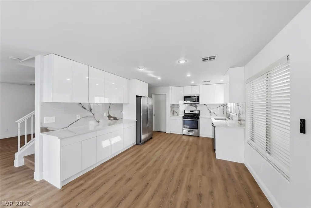 8608 Hidden Pines, Las Vegas, NV 89143