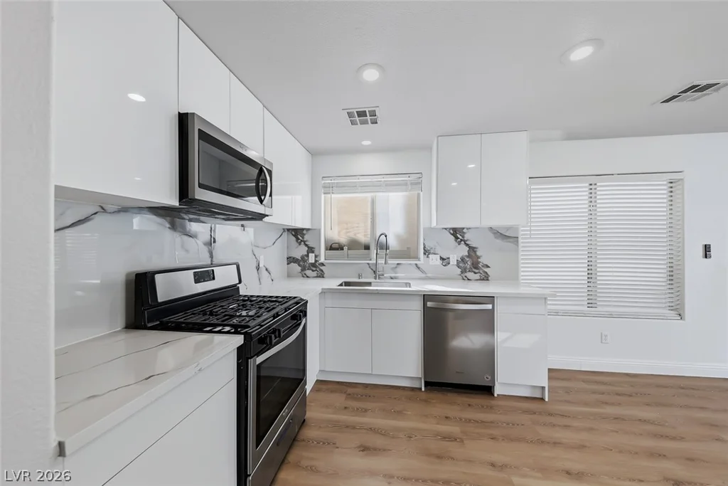 8608 Hidden Pines, Las Vegas, NV 89143