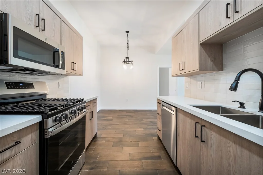 700 Carnegie, Henderson, NV 89052