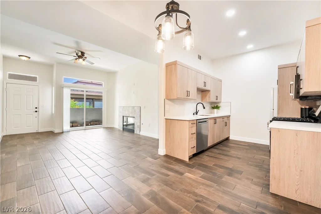 700 Carnegie, Henderson, NV 89052