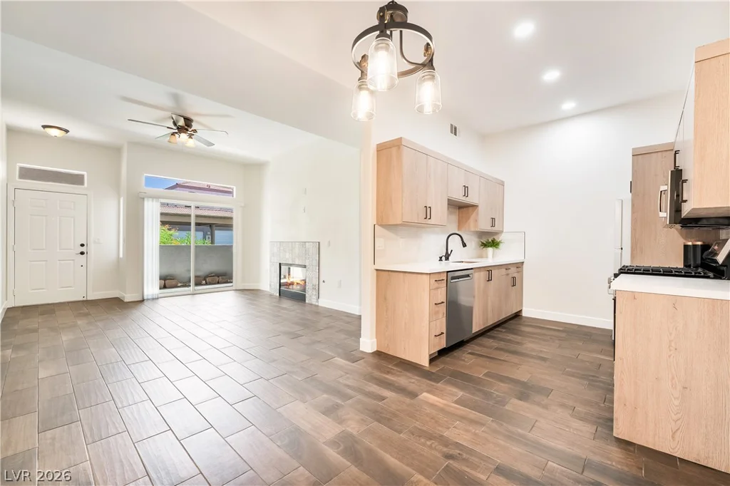 700 Carnegie, Henderson, NV 89052