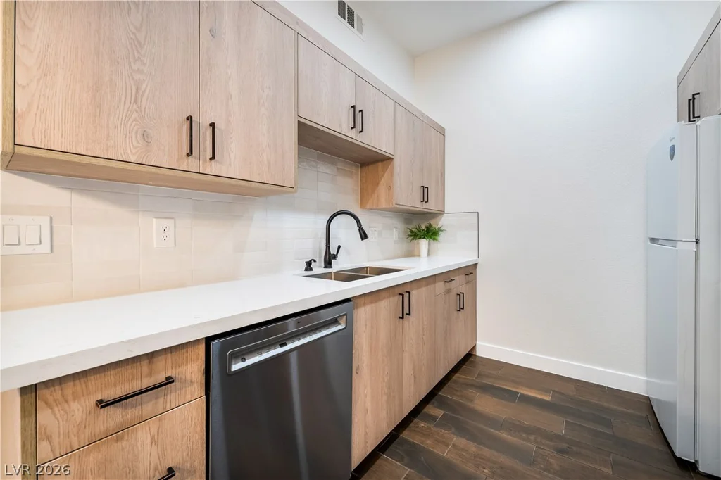 700 Carnegie, Henderson, NV 89052