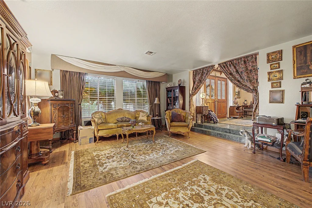8208 Swan Lake, Las Vegas, NV 89128