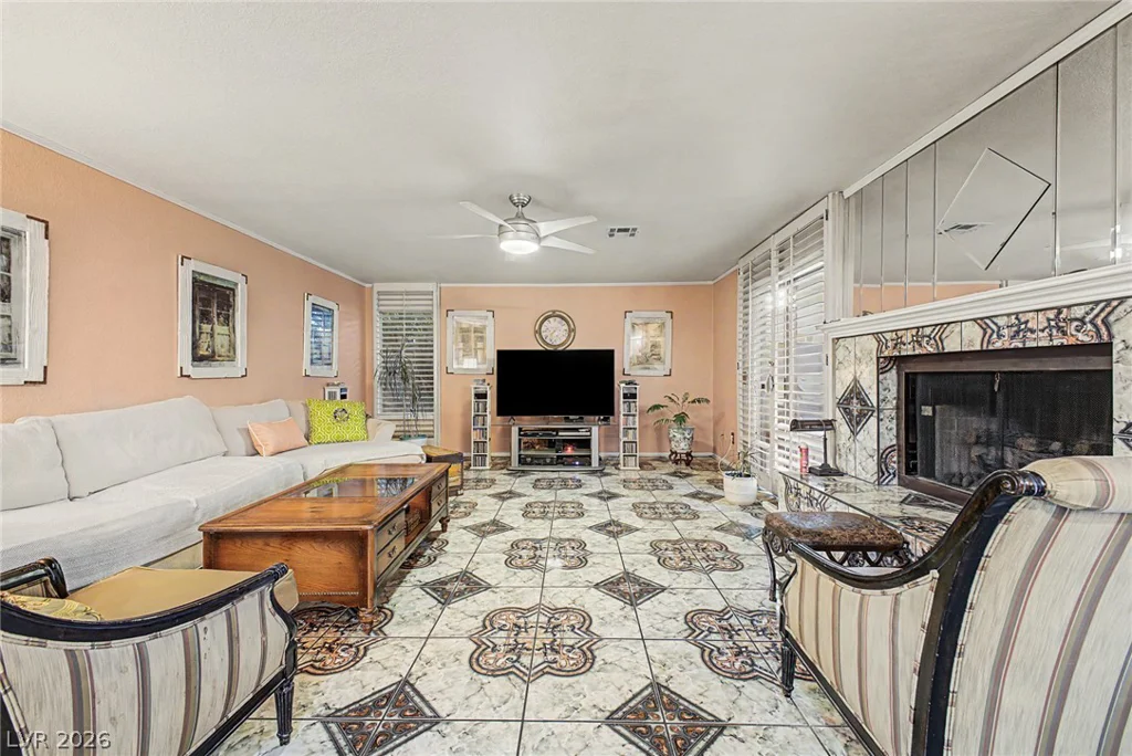 8208 Swan Lake, Las Vegas, NV 89128