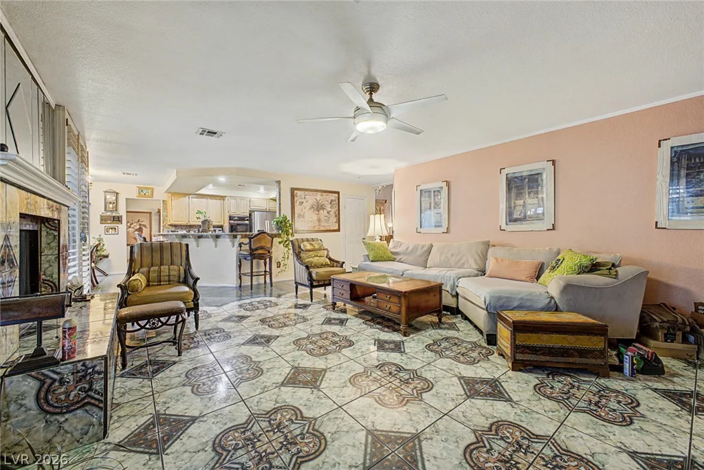 8208 Swan Lake, Las Vegas, NV 89128