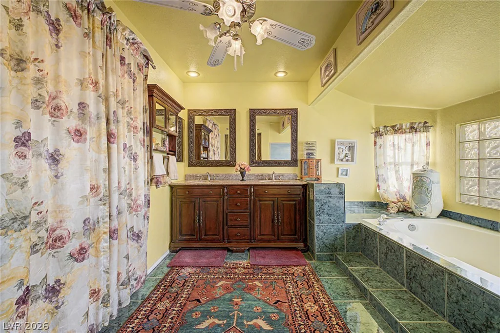 8208 Swan Lake, Las Vegas, NV 89128