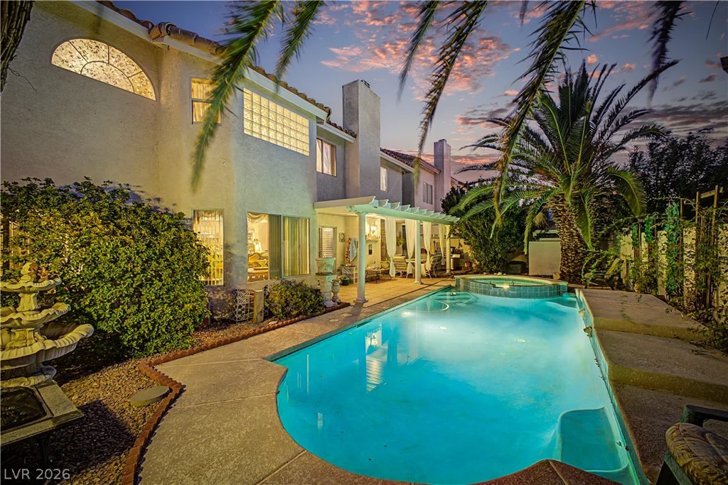 8208 Swan Lake, Las Vegas, NV 89128