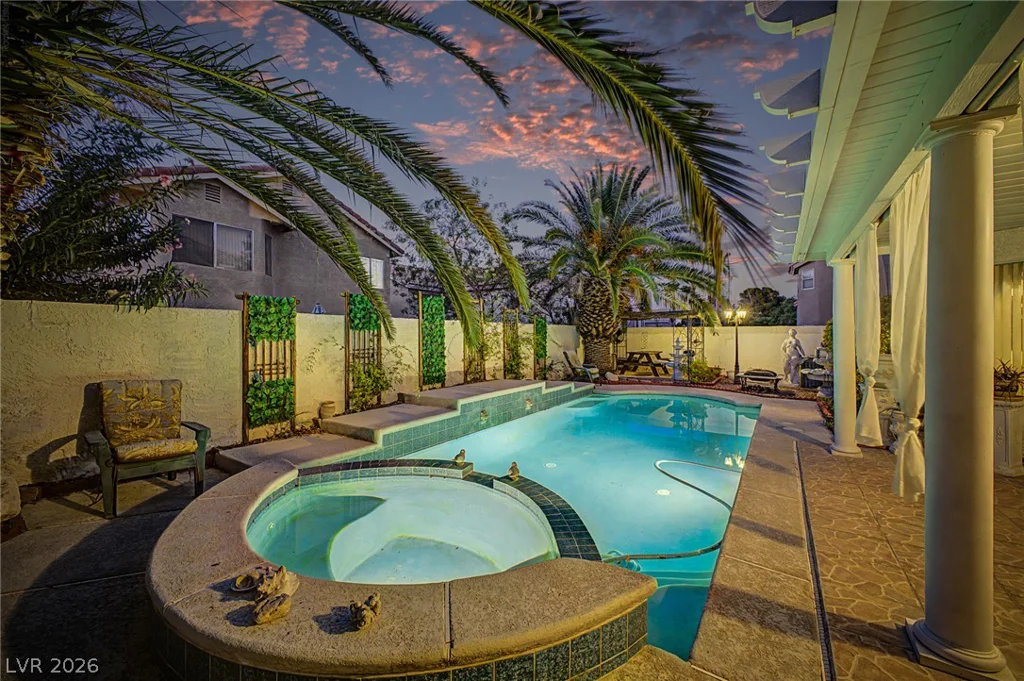8208 Swan Lake, Las Vegas, NV 89128