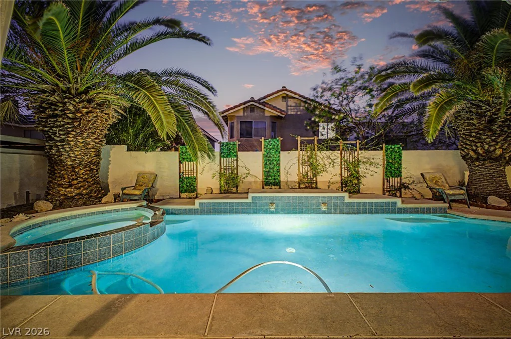 8208 Swan Lake, Las Vegas, NV 89128