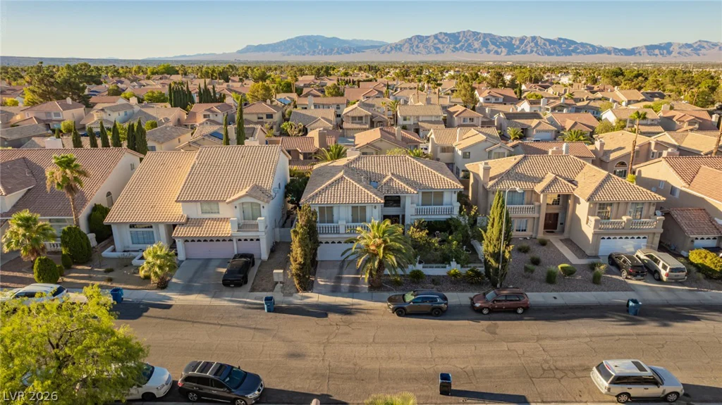 8208 Swan Lake, Las Vegas, NV 89128