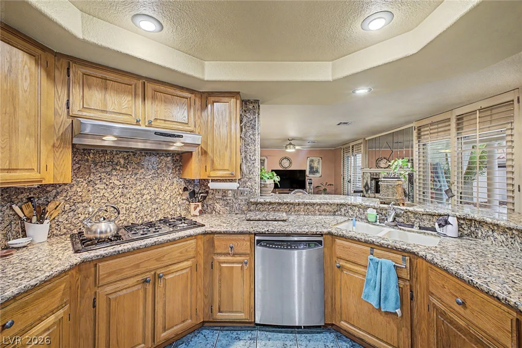 8208 Swan Lake, Las Vegas, NV 89128