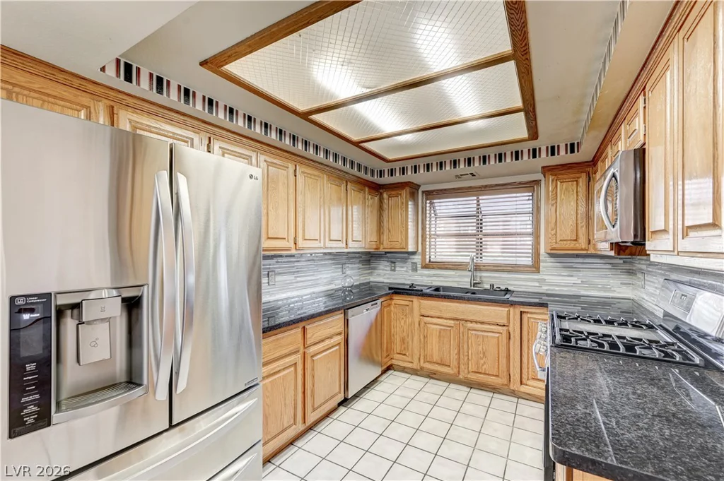 7916 Canoe, Las Vegas, NV 89145
