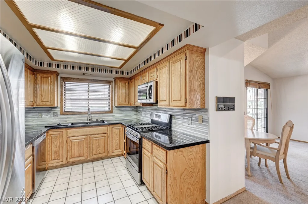 7916 Canoe, Las Vegas, NV 89145