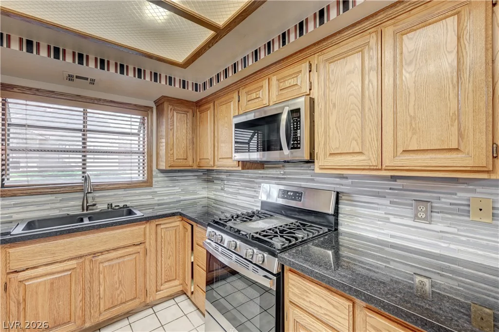 7916 Canoe, Las Vegas, NV 89145