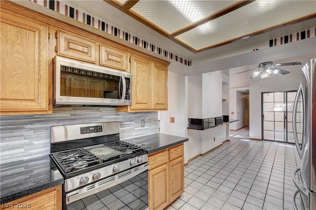 7916 Canoe, Las Vegas, NV 89145