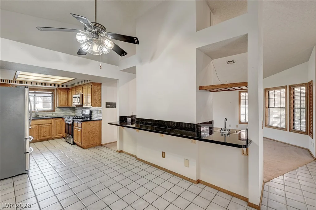 7916 Canoe, Las Vegas, NV 89145