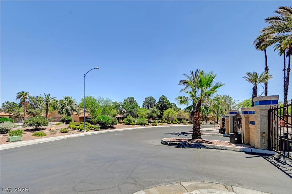 7916 Canoe, Las Vegas, NV 89145