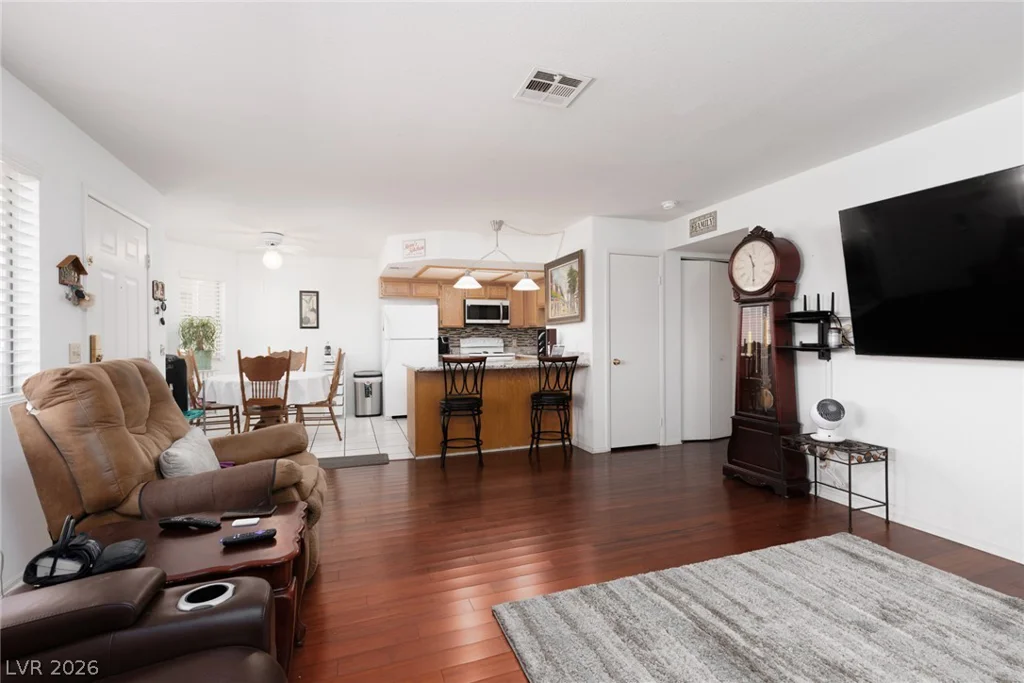 7604 Cromberg, Las Vegas, NV 89145