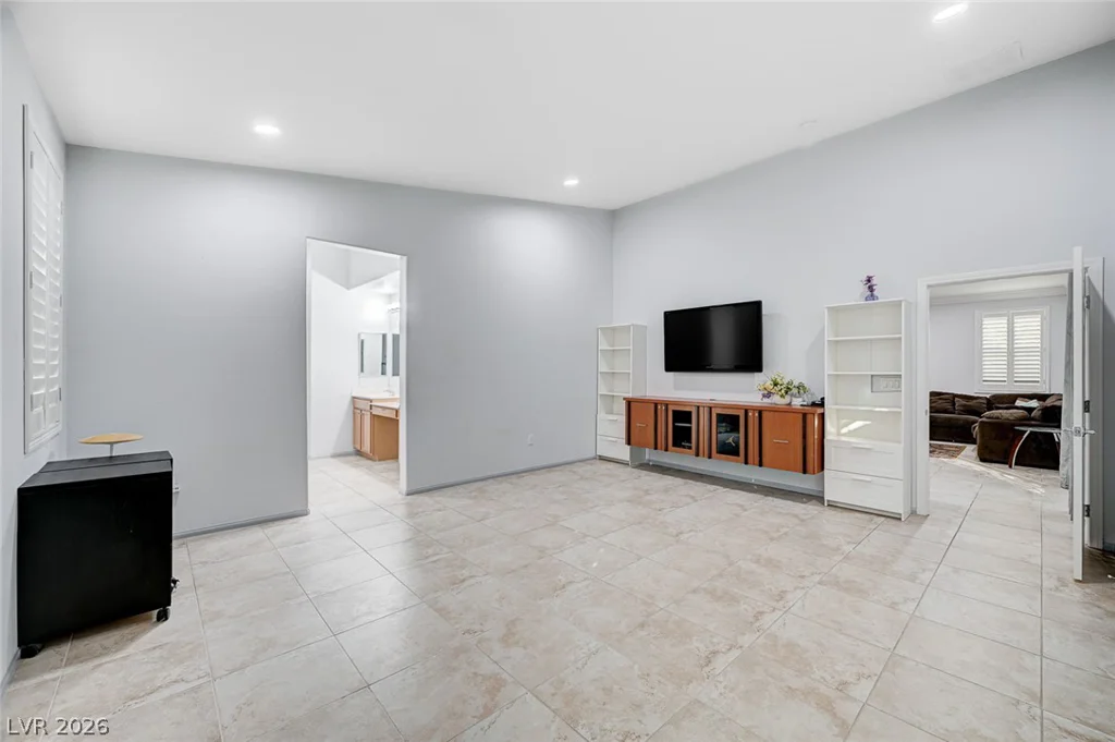7129 Weavers, North Las Vegas, NV 89084