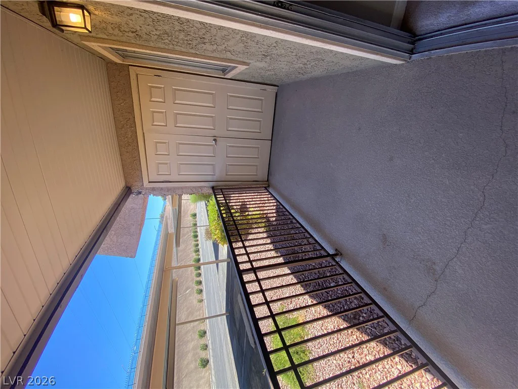 5163 Indian River, Las Vegas, NV 89103