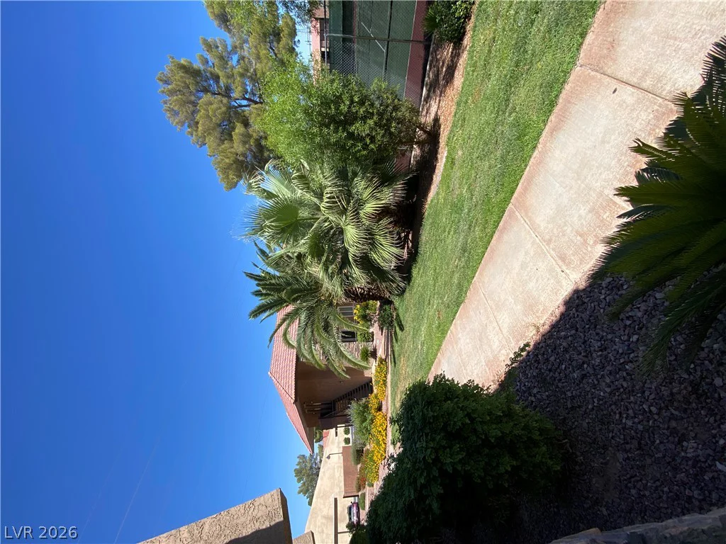 5163 Indian River, Las Vegas, NV 89103