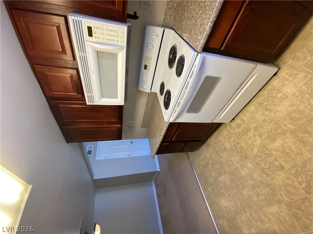 5163 Indian River, Las Vegas, NV 89103
