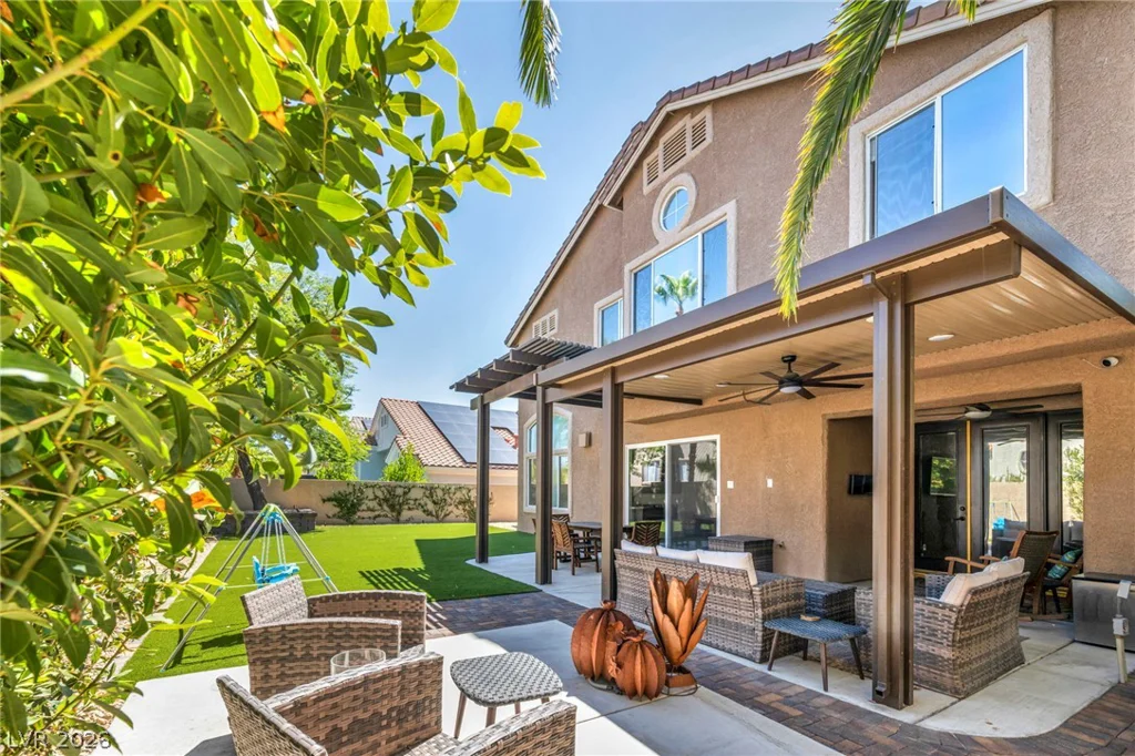 2064 Hidden Hollow, Henderson, NV 89012