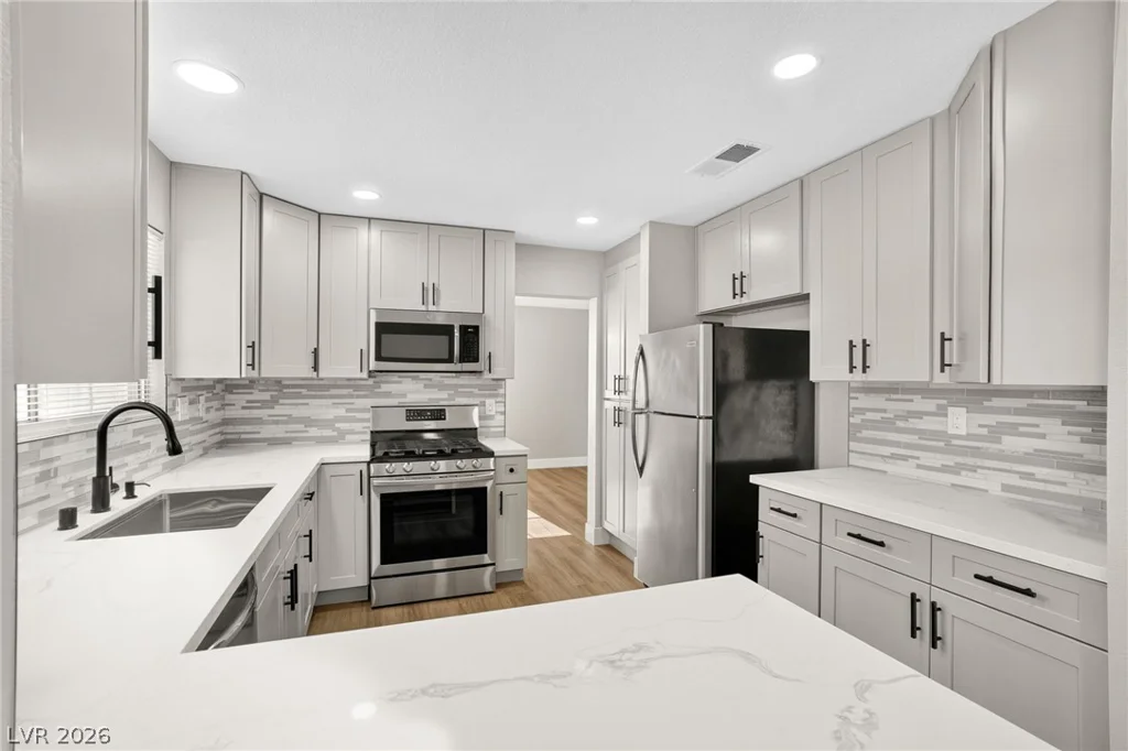 2532 Wolverton, Henderson, NV 89074