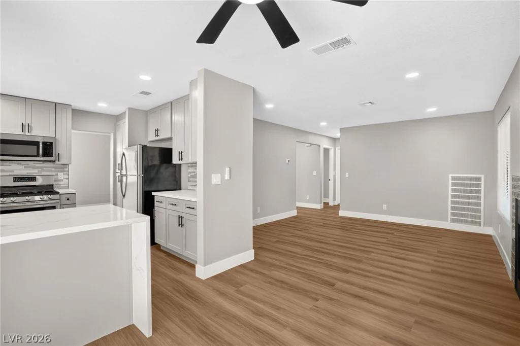 2532 Wolverton, Henderson, NV 89074
