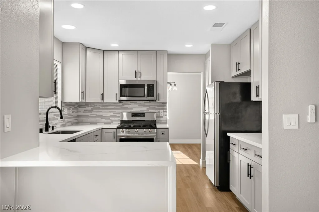 2532 Wolverton, Henderson, NV 89074